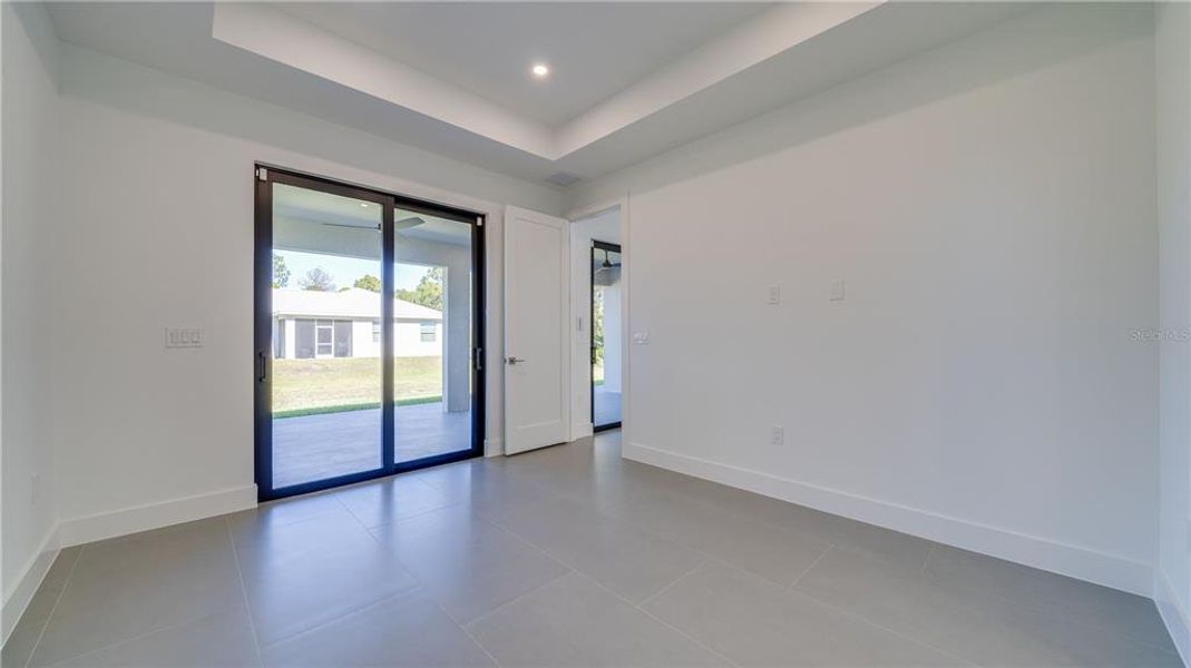 Spacious, unfurnished interior of a new home in , Lehigh Acres (Image 19).