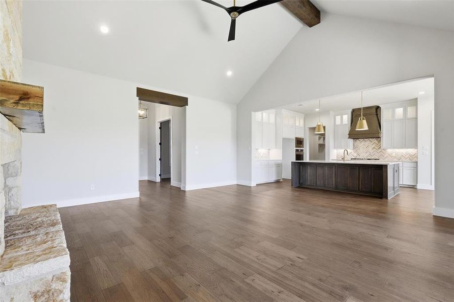 Spacious, unfurnished interior of a new home in Aledo Heights - Aledo ISD, Aledo (Image 23).