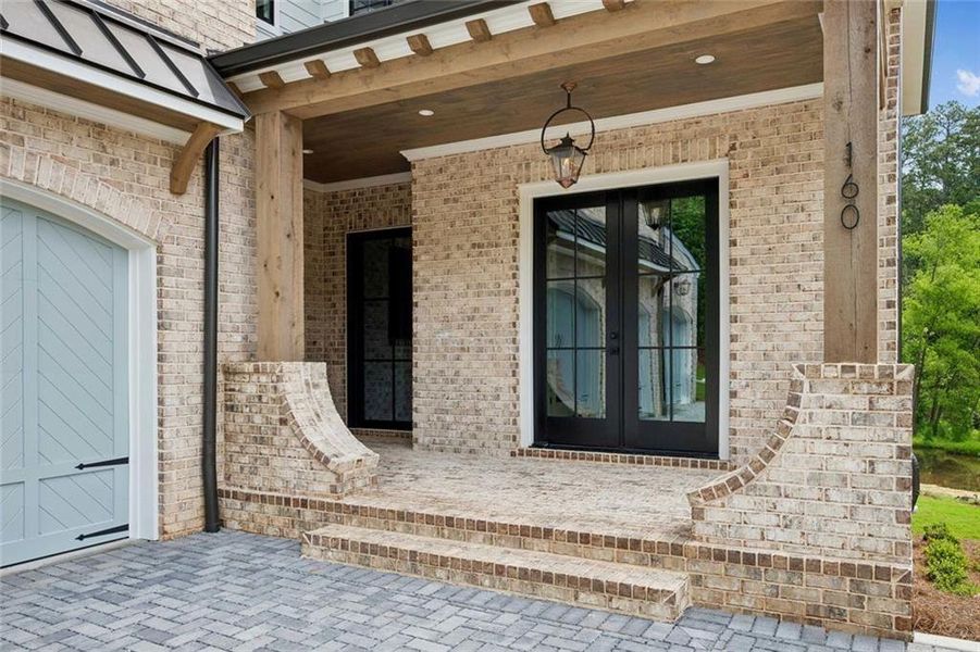 Exterior details and patio area of a home in , Roswell (Image 3).