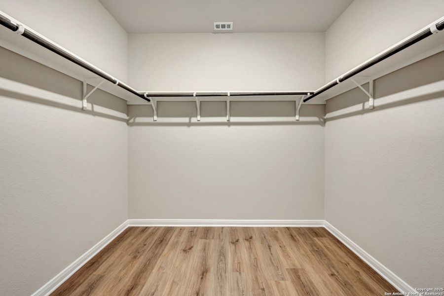 Spacious, unfurnished interior of a new home in Park Place, New Braunfels (Image 27). Spacious, unfurnished interior of a new home in Park Place, New Braunfels (Image 27).