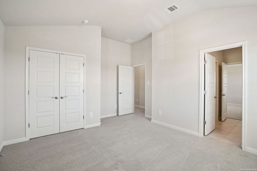 Spacious, unfurnished interior of a new home in Carmel Ranch, Schertz (Image 47).