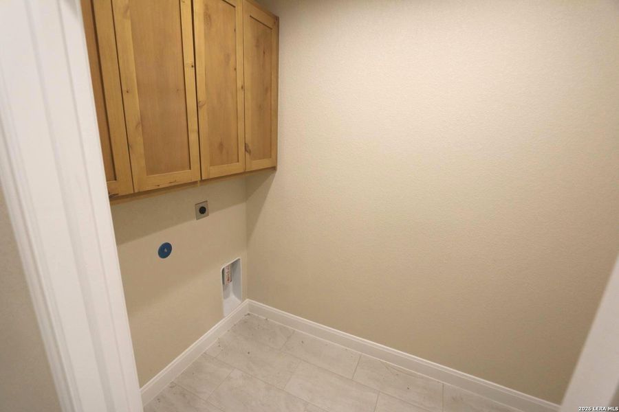 Spacious, unfurnished interior of a new home in , Floresville (Image 24).