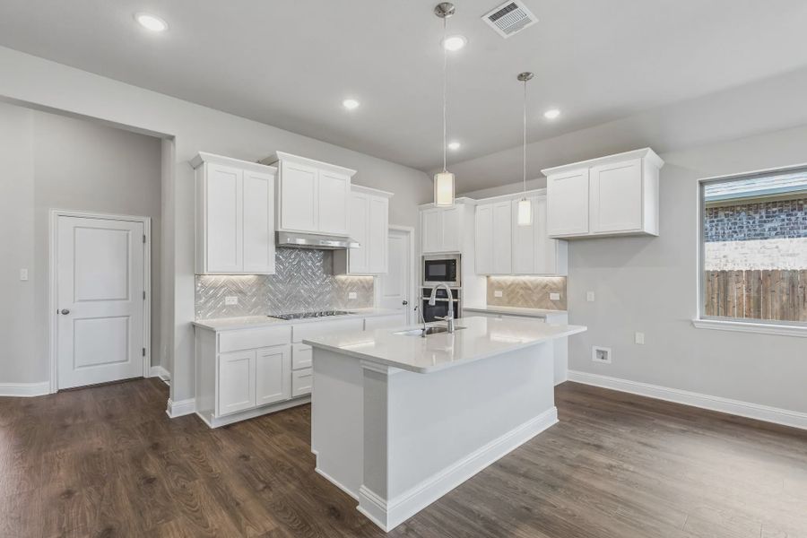 Furnished interior view inside a new home in Las Lomas, Forney (Image 7).