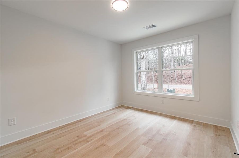 Spacious, unfurnished interior of a new home in , Gainesville (Image 33).