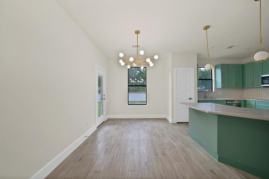 Spacious, unfurnished interior of a new home in , Granbury (Image 29).