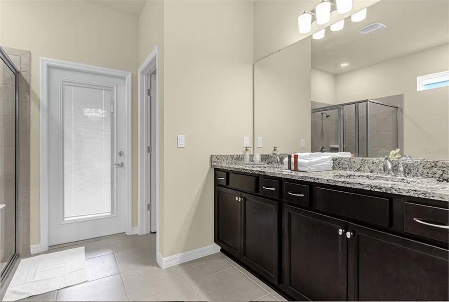 Furnished interior view inside a new home in , Davenport (Image 11).