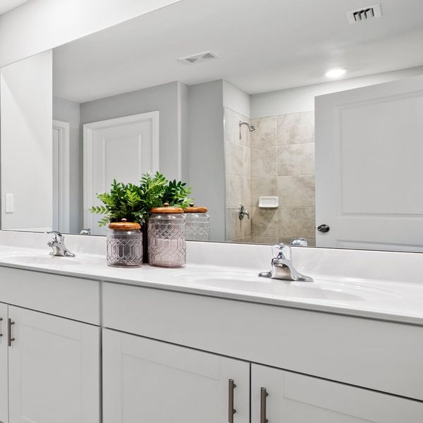 Hartford Owner's Suite Bathroom