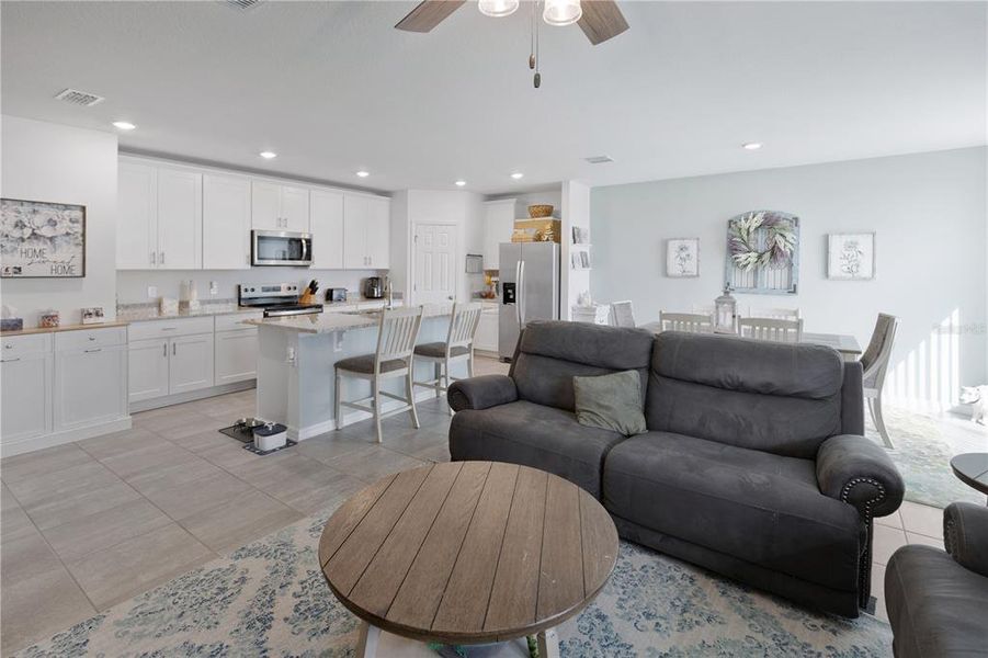 Furnished interior view inside a new home in , Winter Haven (Image 17).