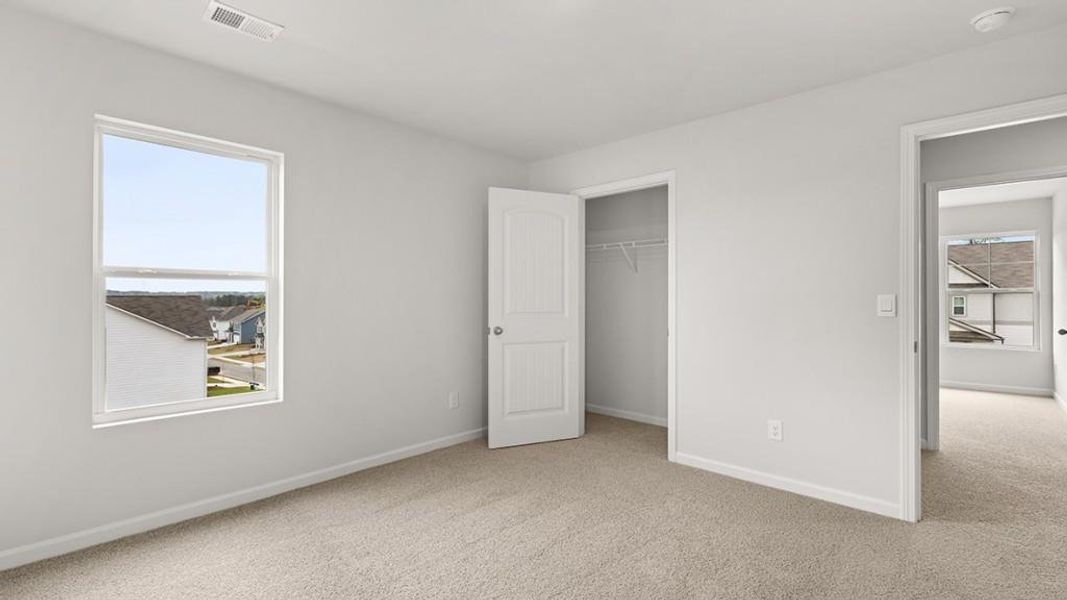 Spacious, unfurnished interior of a new home in Sheffield Highlands, Dallas (Image 23).