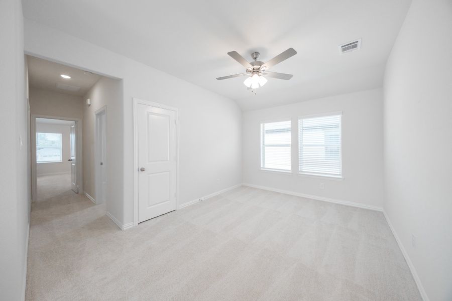 Spacious, unfurnished interior of a new home in Churchill, Anna (Image 15).