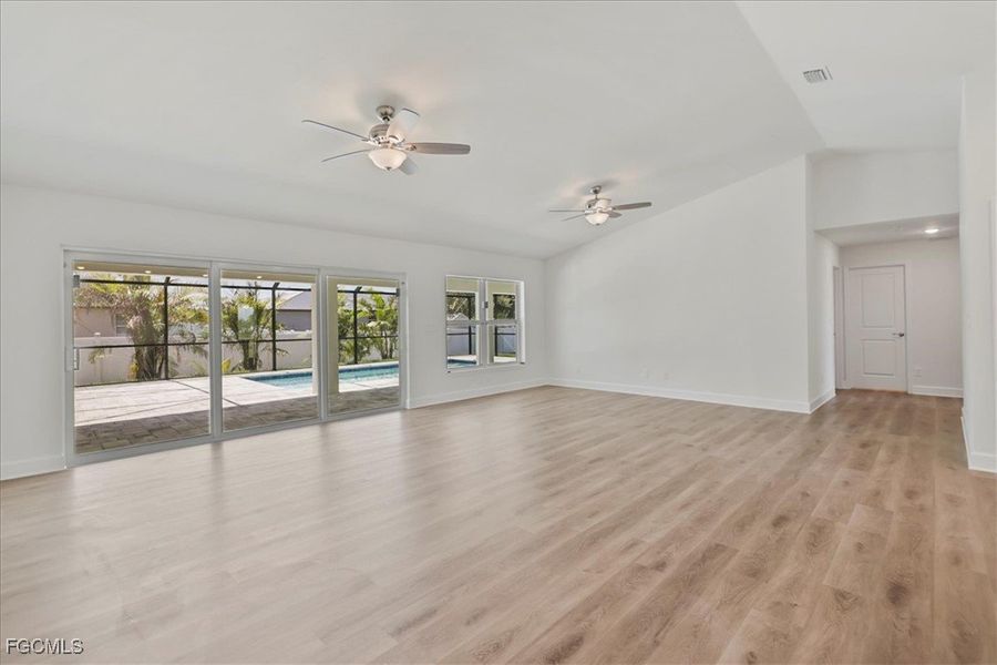 Spacious, unfurnished interior of a new home in Cape Coral, Cape Coral (Image 15).