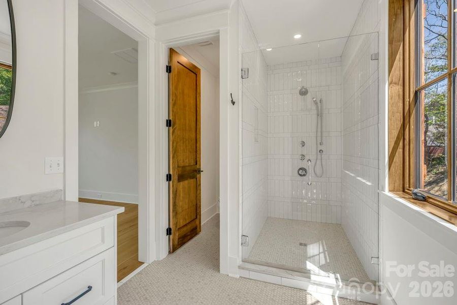 Upper-level bedroom suite 1- BATH Upper-level bedroom suite 1- BATH