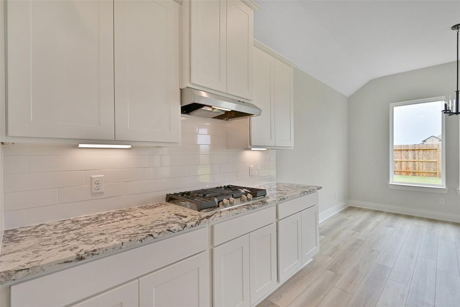 Furnished interior view inside a new home in Lago Mar, Texas City (Image 11).