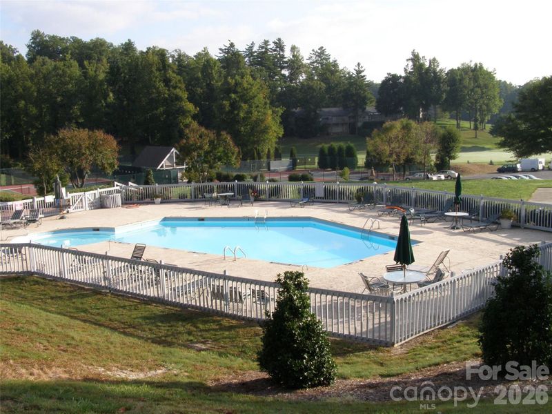 Community amenities in , Flat Rock (Image 32).