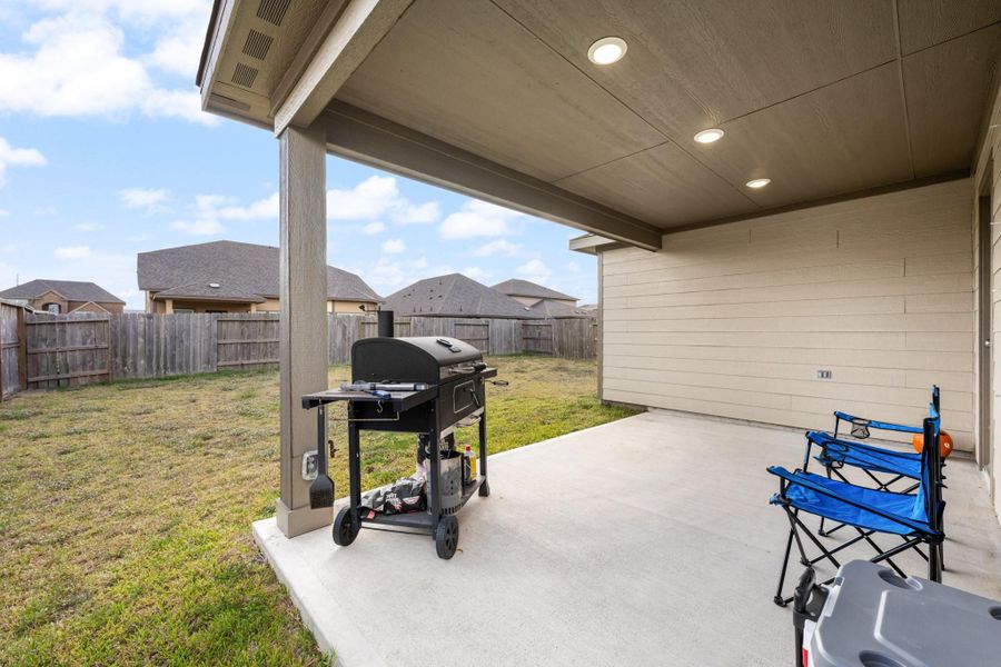 Exterior details and patio area of a home in Sierra Vista, Iowa Colony (Image 3).