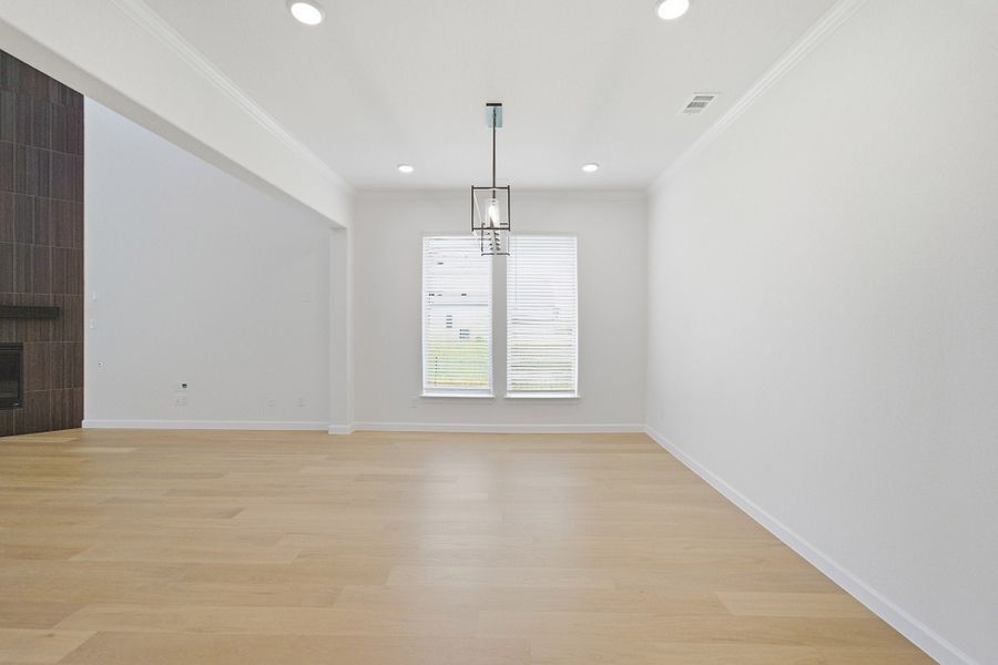 Spacious, unfurnished interior of a new home in Green Meadows, Celina (Image 49).