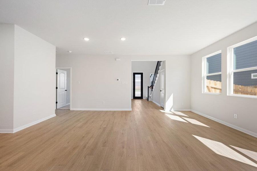 Spacious, unfurnished interior of a new home in Lariat, Liberty Hill (Image 35).