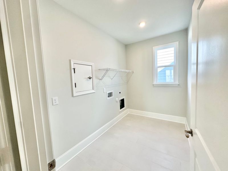 Spacious, unfurnished interior of a new home in Del Webb Wilmington at Mallory Creek, Leland (Image 8).