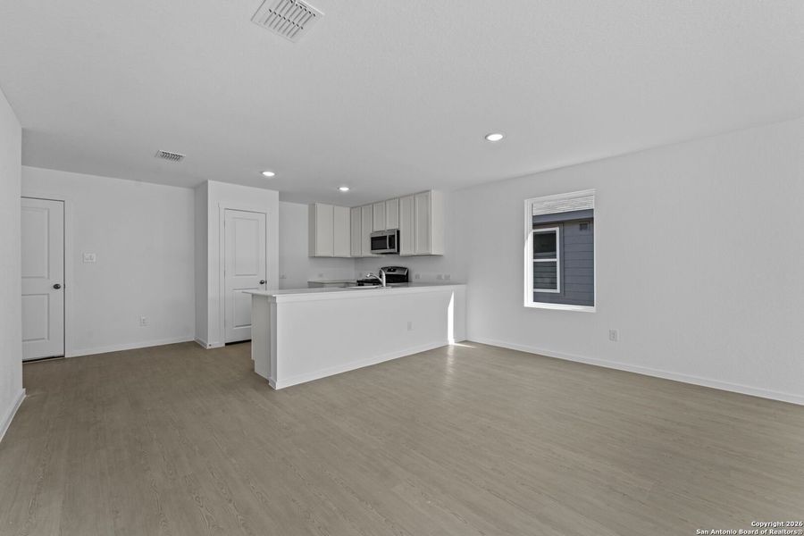 Spacious, unfurnished interior of a new home in Friendship Oaks: Watermill Collection, Fredericksburg (Image 18).