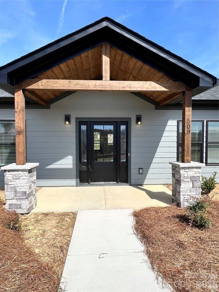 Front Porch/Entry Front Porch/Entry