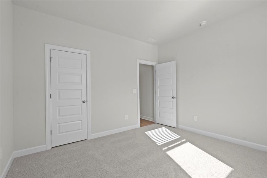 Spacious, unfurnished interior of a new home in Holland Park, Spartanburg (Image 20).