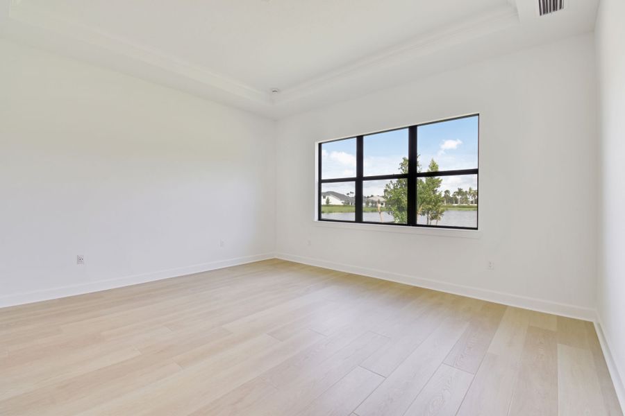 Spacious, unfurnished interior of a new home in Greyhawk Landing, Lake Worth (Image 28).