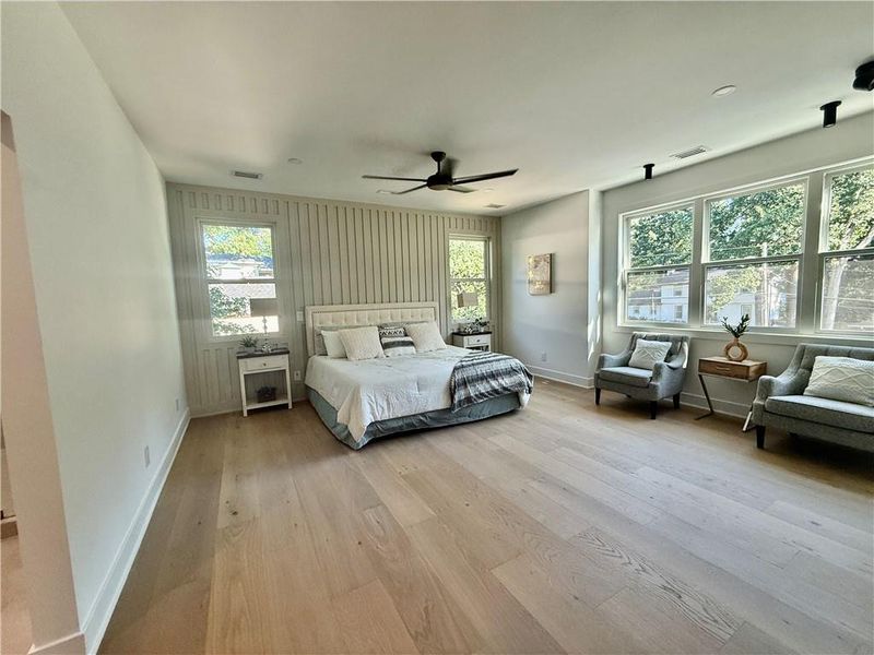 Furnished interior view inside a new home in , Dunwoody (Image 10).