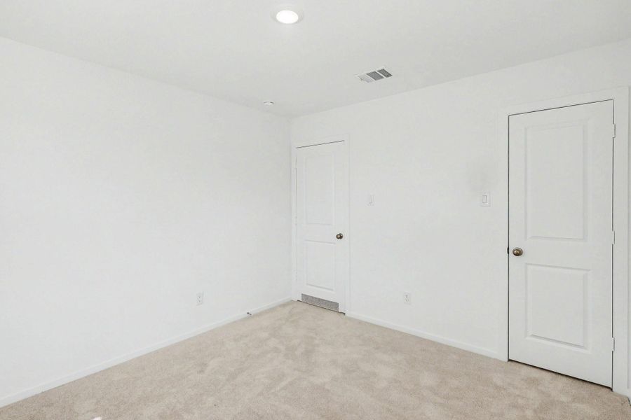 Spacious, unfurnished interior of a new home in Hill and Dale Ranch, Splendora (Image 16).
