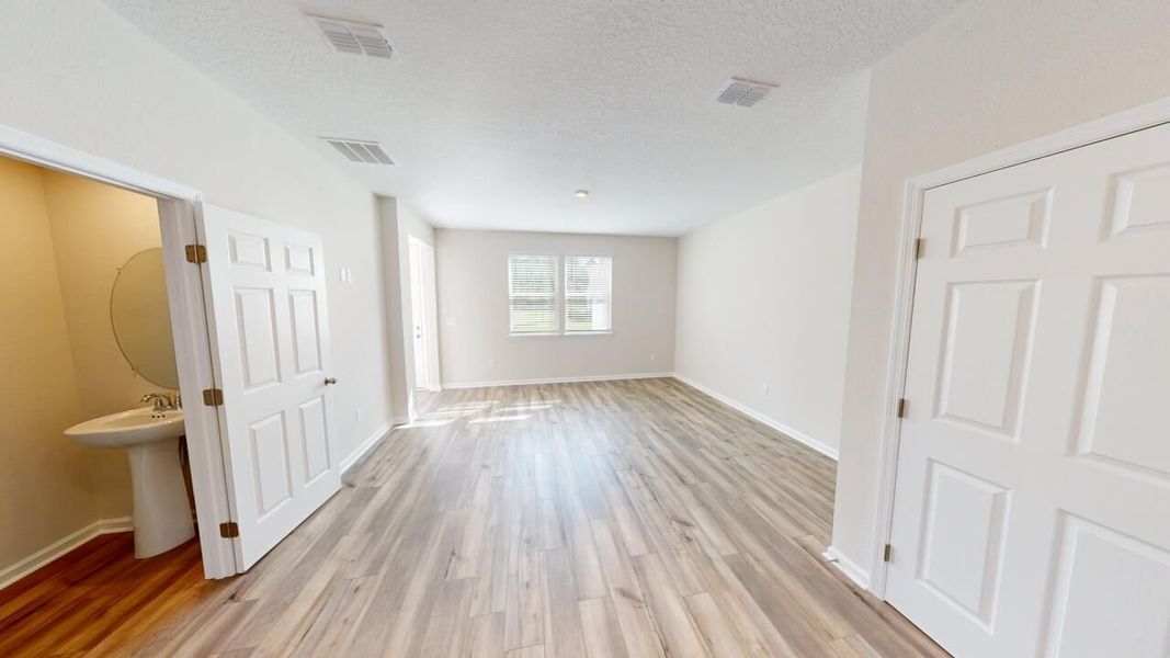 Spacious, unfurnished interior of a new home in RiverTown, St. Johns (Image 9).