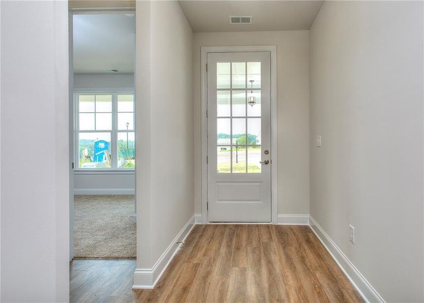 Spacious, unfurnished interior of a new home in , Homer (Image 30).