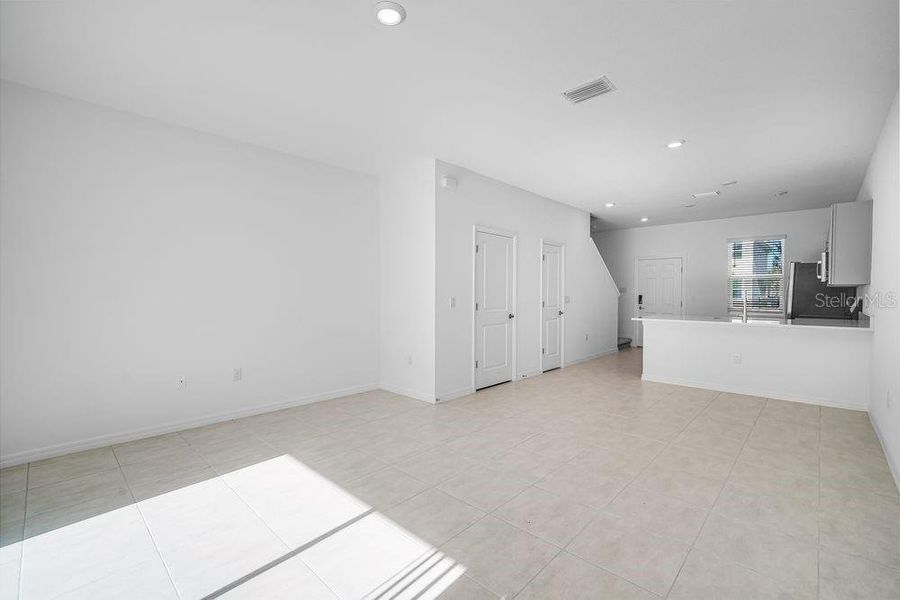 Spacious, unfurnished interior of a new home in The Townhomes at Skye Ranch, Sarasota (Image 22).
