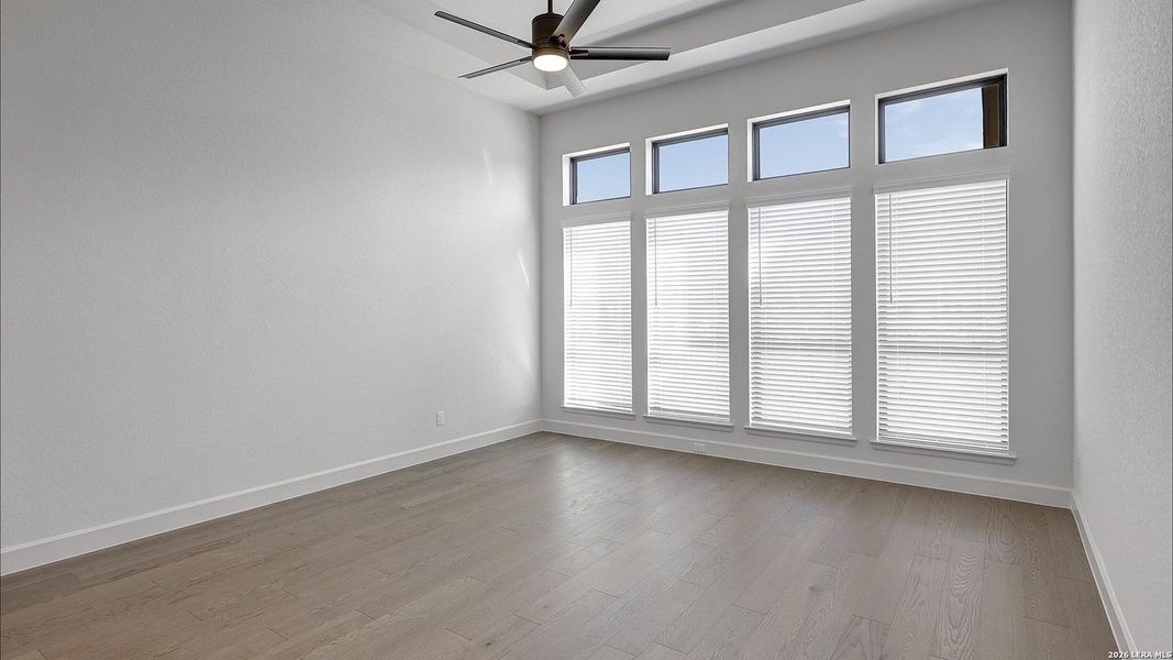 Spacious, unfurnished interior of a new home in Esperanza, Boerne (Image 26).