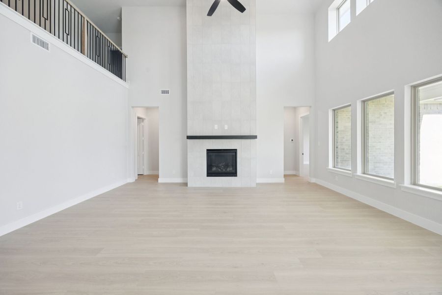 Spacious, unfurnished interior of a new home in Painted Tree Lakeside, McKinney (Image 13). Spacious, unfurnished interior of a new home in Painted Tree Lakeside, McKinney (Image 13).