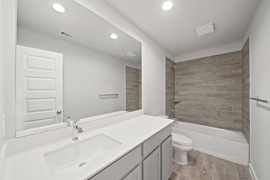 Furnished interior view inside a new home in Briarwood Crossing, Rosenberg (Image 5).