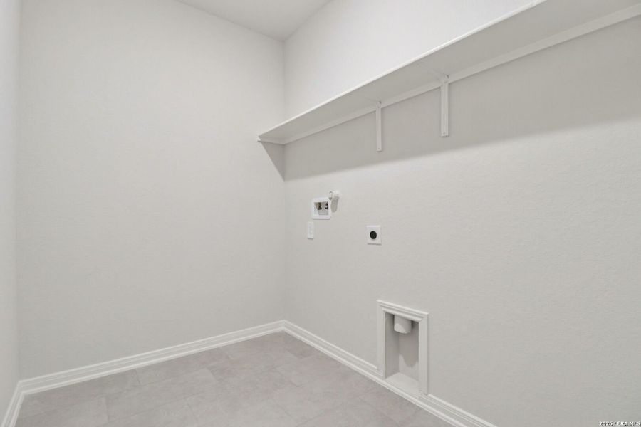 Spacious, unfurnished interior of a new home in Fox Falls, Boerne (Image 21). Spacious, unfurnished interior of a new home in Fox Falls, Boerne (Image 21).