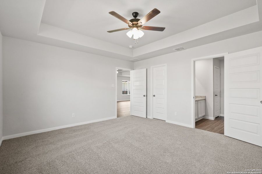 Spacious, unfurnished interior of a new home in Swenson Heights, Seguin (Image 25).