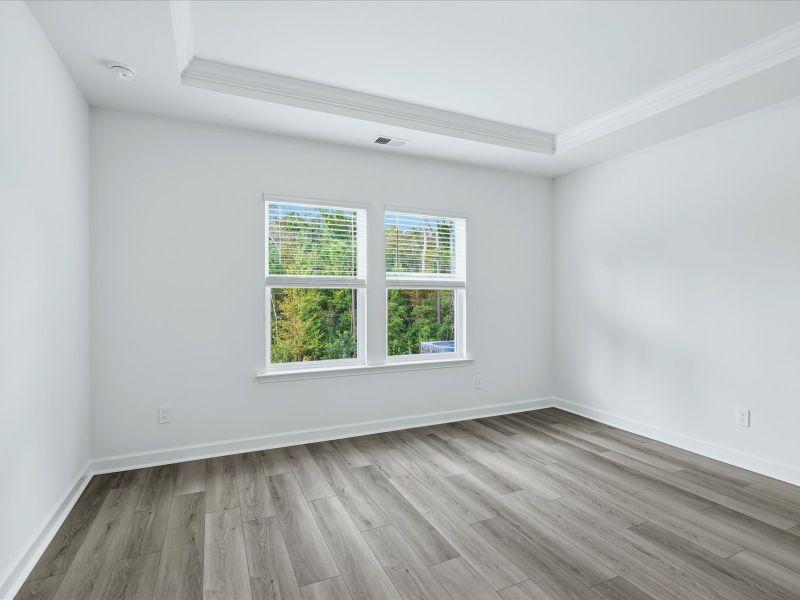 Spacious, unfurnished interior of a new home in Crown Pointe, Georgetown (Image 10).