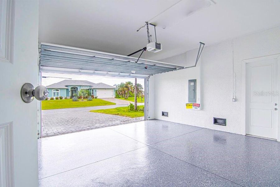 Spacious, unfurnished interior of a new home in , Port Charlotte (Image 23).