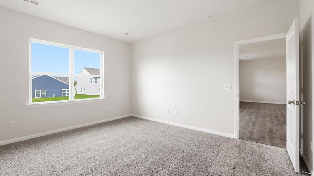 Spacious, unfurnished interior of a new home in Woodglen, Piedmont (Image 27).