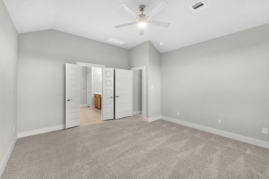 Spacious, unfurnished interior of a new home in Briarwood Crossing, Rosenberg (Image 21).