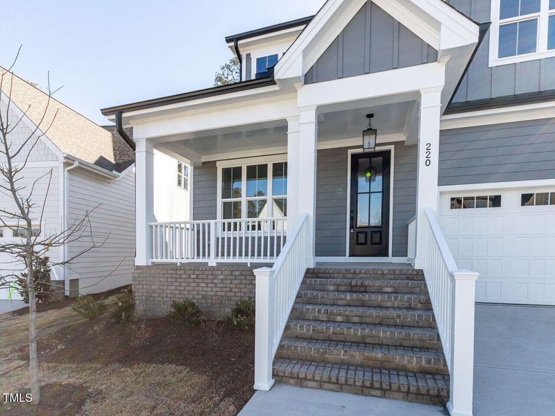 003-1280x960-front-porch