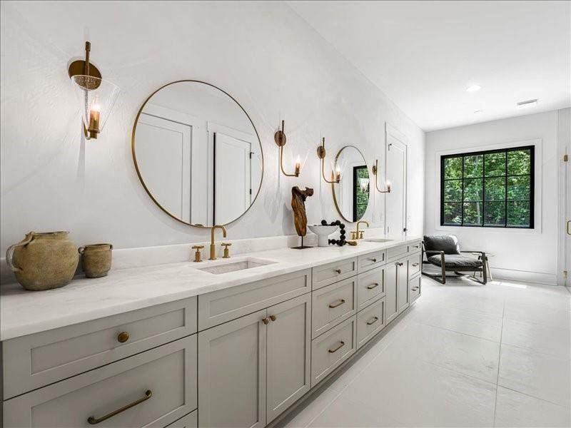 Furnished interior view inside a new home in , Alpharetta (Image 56).