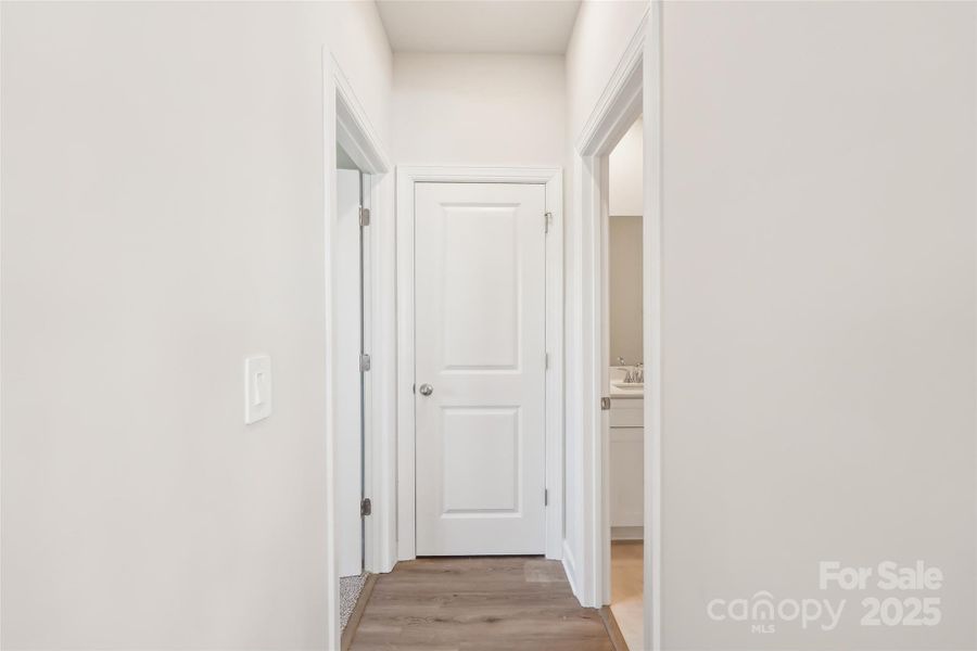 Spacious, unfurnished interior of a new home in Walnut Reserve, Conover (Image 14).