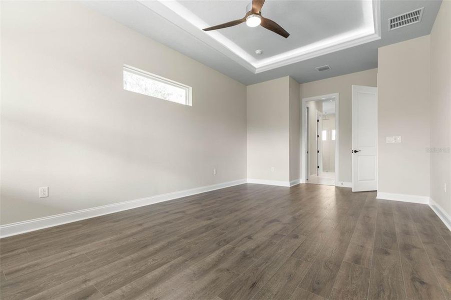 Spacious, unfurnished interior of a new home in Palm Coast Plantation, Palm Coast (Image 48).