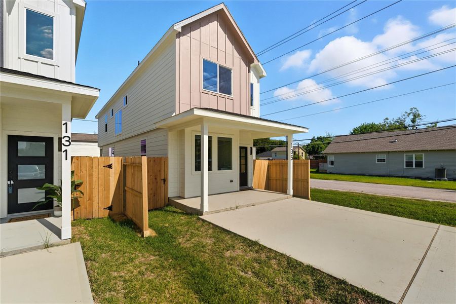 Welcome home to 135 Virginia St! Nestled in the heart of La Porte, this brand-new home is move-in ready and anxious to start making memories! Welcome home to 135 Virginia St! Nestled in the heart of La Porte, this brand-new home is move-in ready and anxious to start making memories!