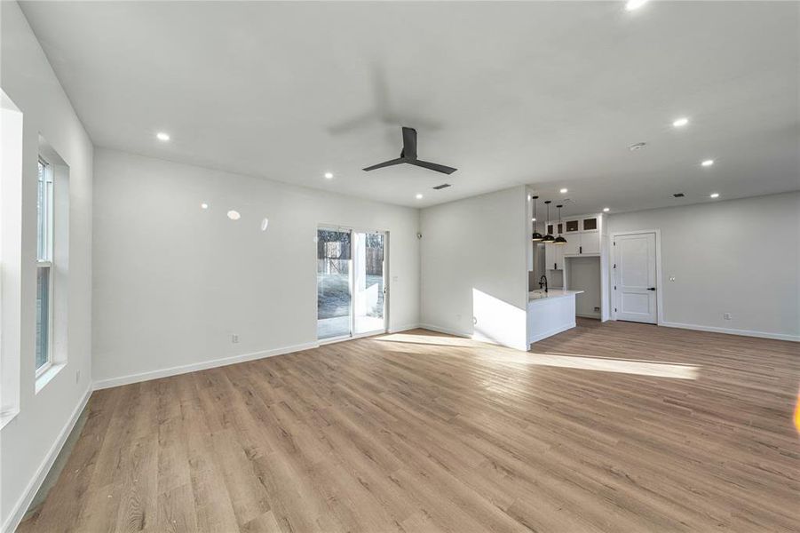 Spacious, unfurnished interior of a new home in , Dallas (Image 23).