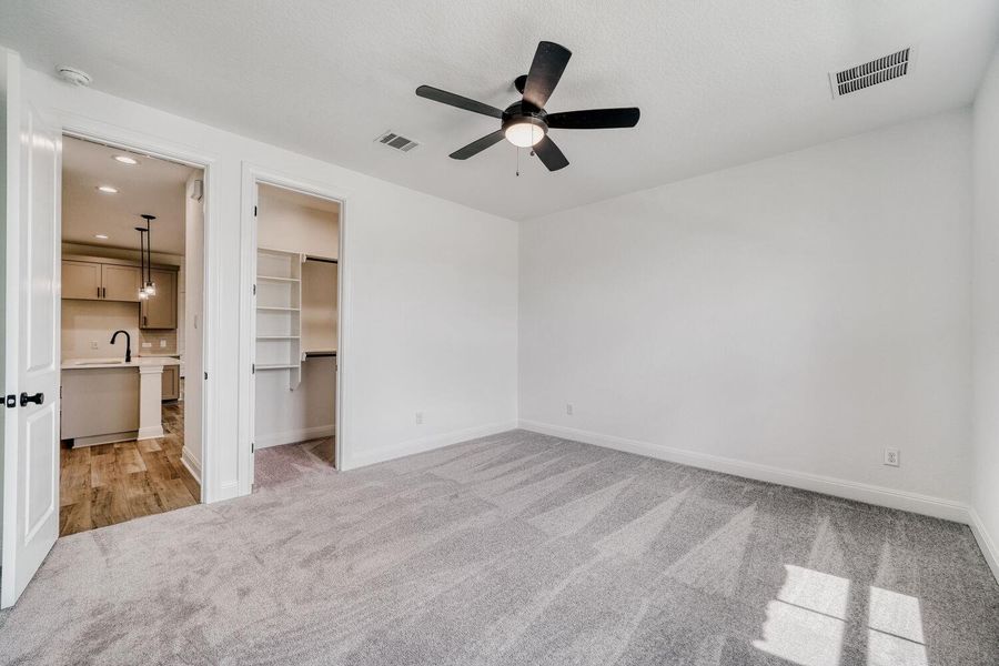 Spacious, unfurnished interior of a new home in , Buda (Image 21).