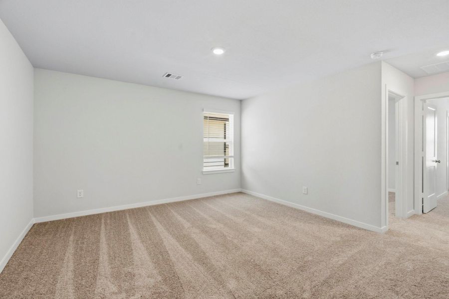 Spacious, unfurnished interior of a new home in Katy Reserve, Katy (Image 13).