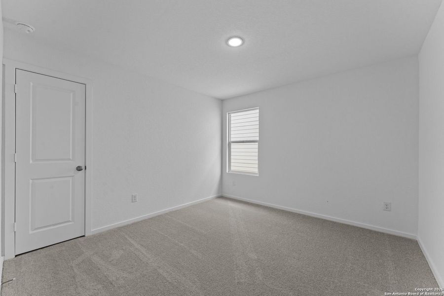 Spacious, unfurnished interior of a new home in Voss Farms: Watermill Collection, New Braunfels (Image 20).