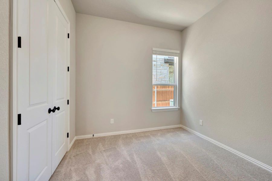 Spacious, unfurnished interior of a new home in Heritage, Dripping Springs (Image 16).